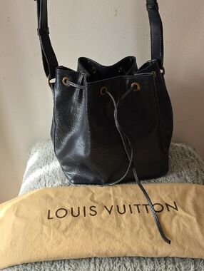 Louis Vuitton Black Epi Leather Drawstring Shoulder Bucket Bag